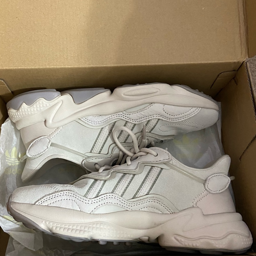 Ozweego Adidas Sneakers